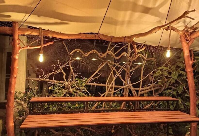 پانسیون The Corbin Guest House