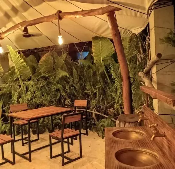 پانسیون The Corbin Guest House