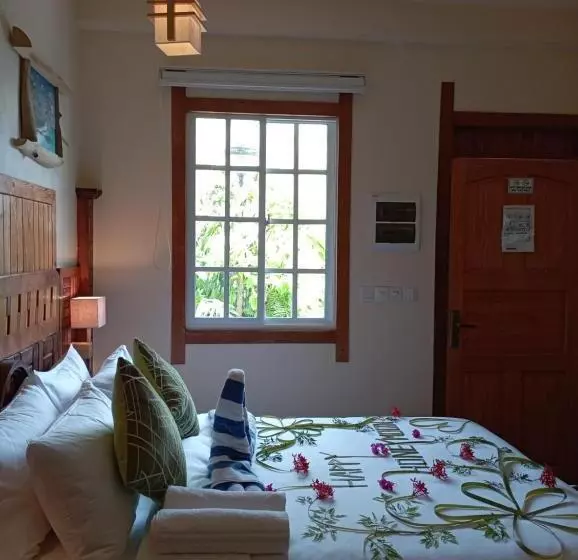 پانسیون The Corbin Guest House