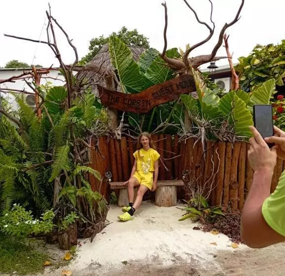 پانسیون The Corbin Guest House