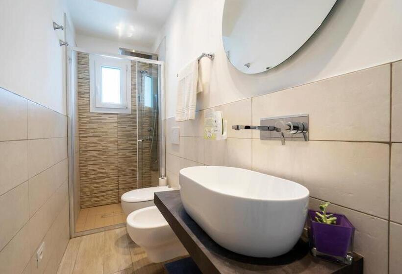 هتل Daniel Apartments