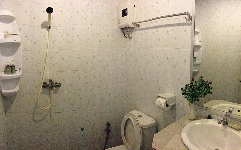 Baan Sala Lung Dam Fisherman Village