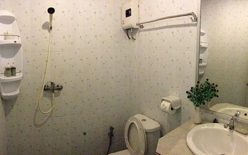 Baan Sala Lung Dam Fisherman Village