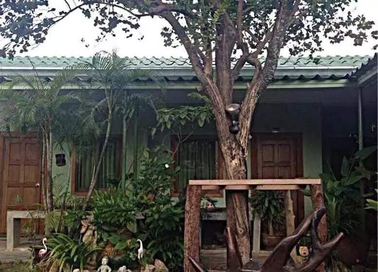 Baan Sala Lung Dam Fisherman Village