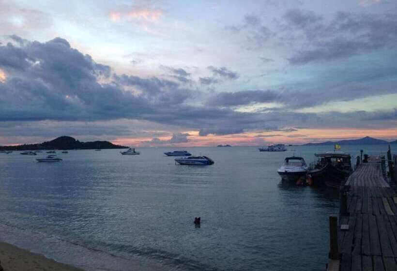 Baan Sala Lung Dam Fisherman Village