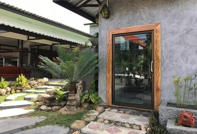 Baan Sala Lung Dam Fisherman Village