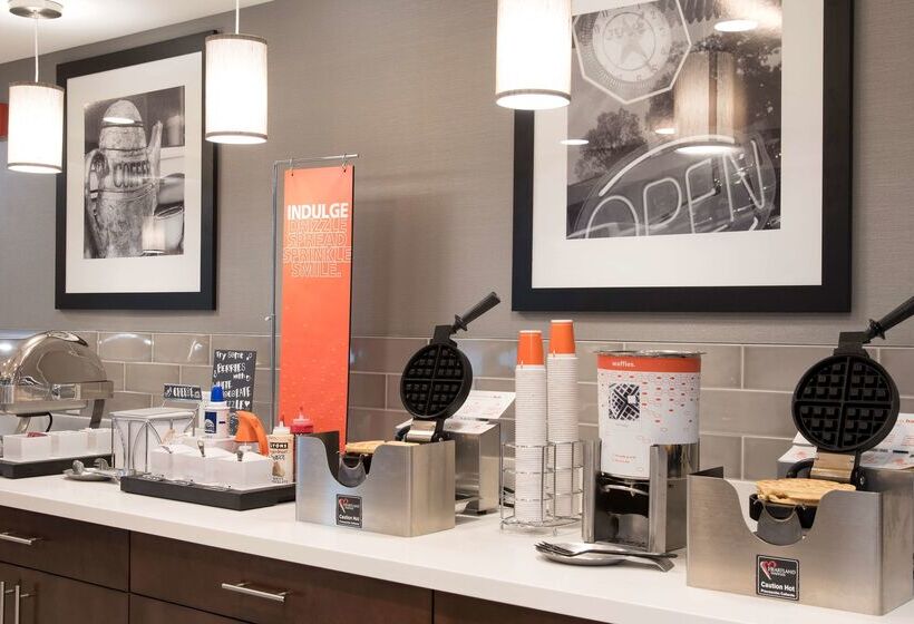 Отель Hampton Inn & Suites Michigan City