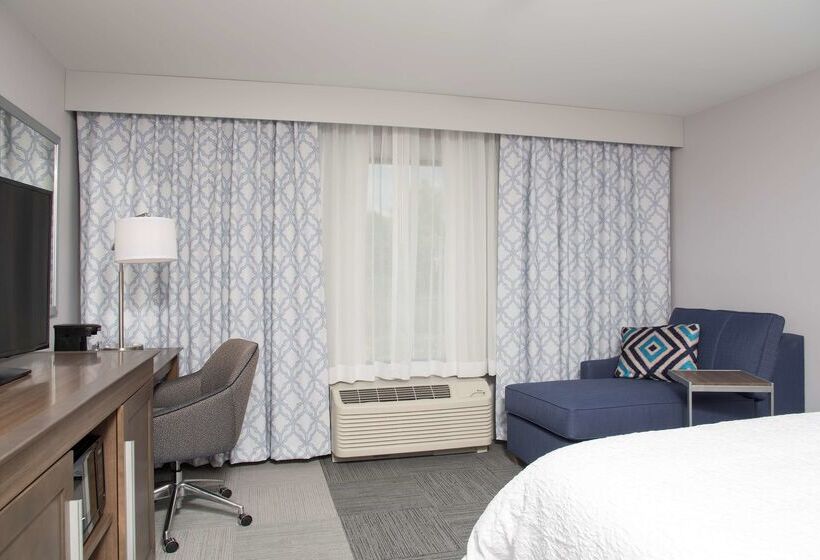 Отель Hampton Inn & Suites Michigan City
