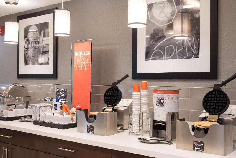 Отель Hampton Inn & Suites Michigan City