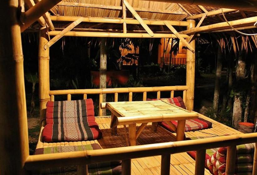 בית מלון כפרי Jungle Garden Bungalows