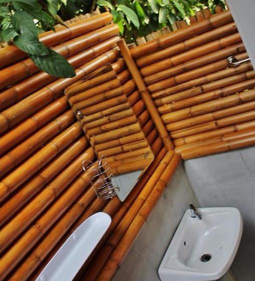 בית מלון כפרי Jungle Garden Bungalows