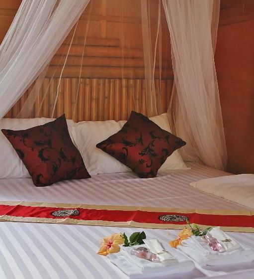 בית מלון כפרי Jungle Garden Bungalows