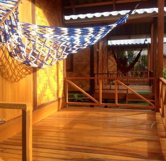 בית מלון כפרי Jungle Garden Bungalows