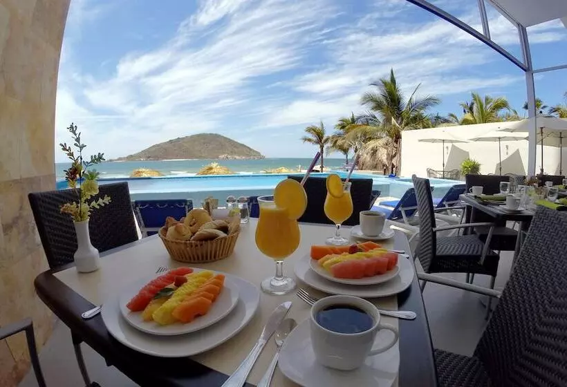 Отель Pacific Palace Beach Tower