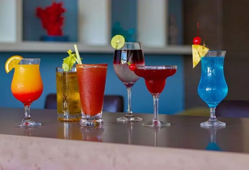 Отель Pacific Palace Beach Tower