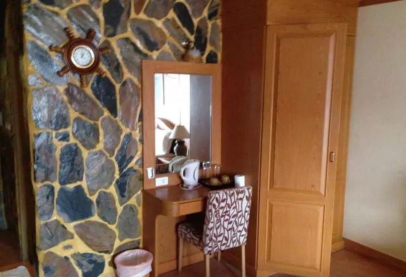 Отель Ruen Thai Guesthouse Patong