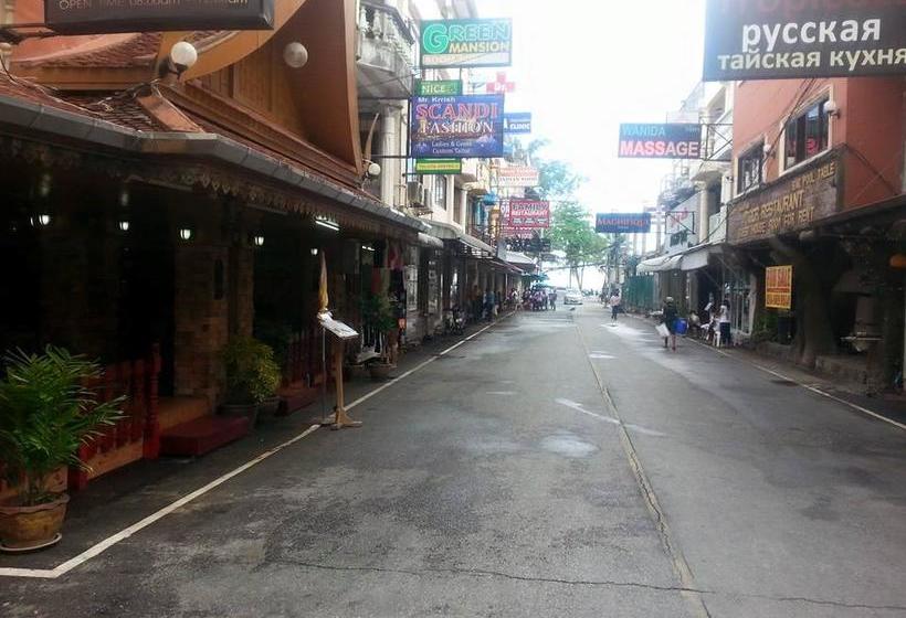 فندق Ruen Thai Guesthouse Patong