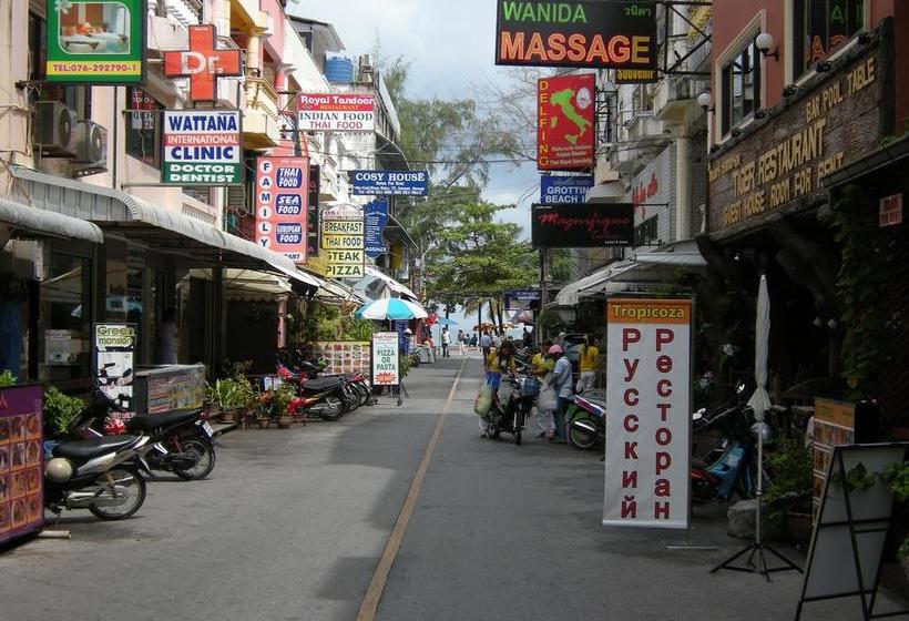 فندق Ruen Thai Guesthouse Patong
