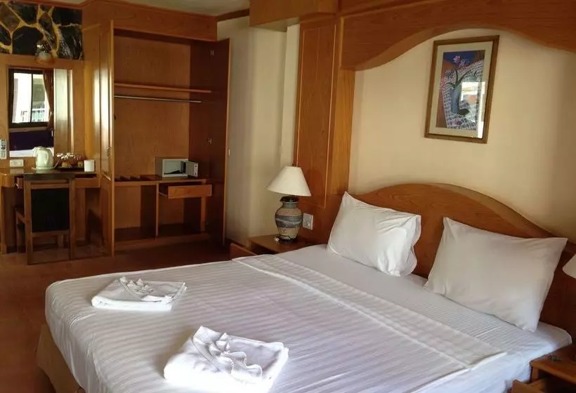 Отель Ruen Thai Guesthouse Patong