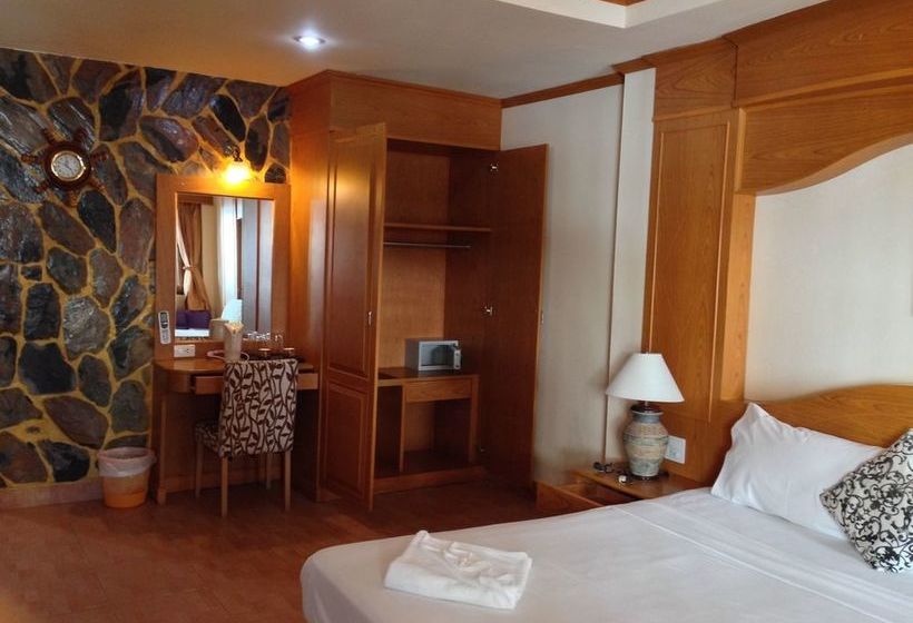 فندق Ruen Thai Guesthouse Patong