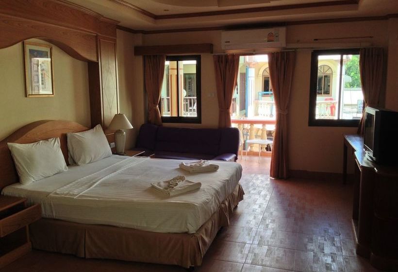 فندق Ruen Thai Guesthouse Patong