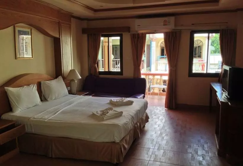 Отель Ruen Thai Guesthouse Patong