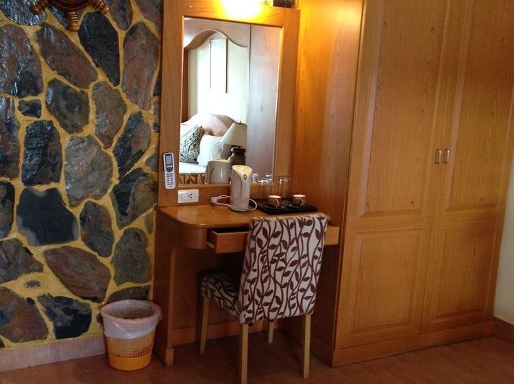 فندق Ruen Thai Guesthouse Patong