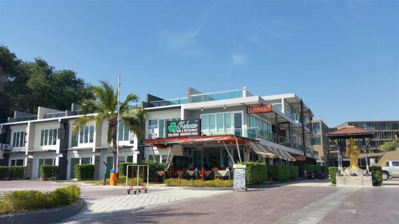 호텔 The Chalet Panwa