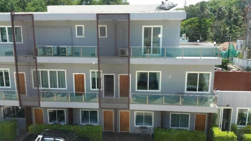 호텔 The Chalet Panwa