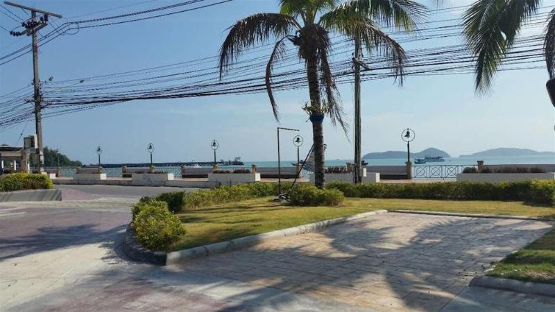 호텔 The Chalet Panwa