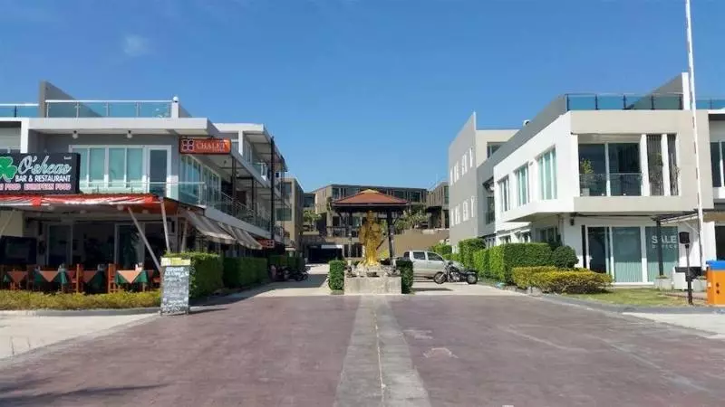 Отель The Chalet Panwa