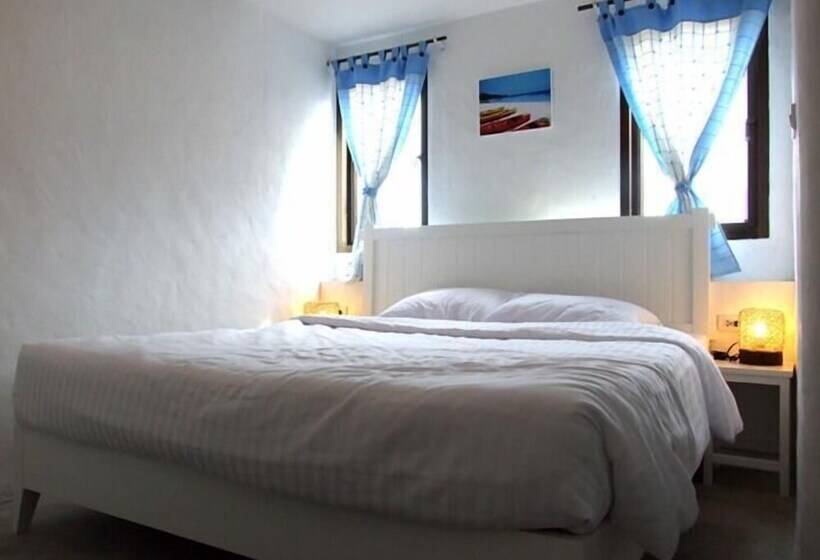 בית מלון כפרי The White