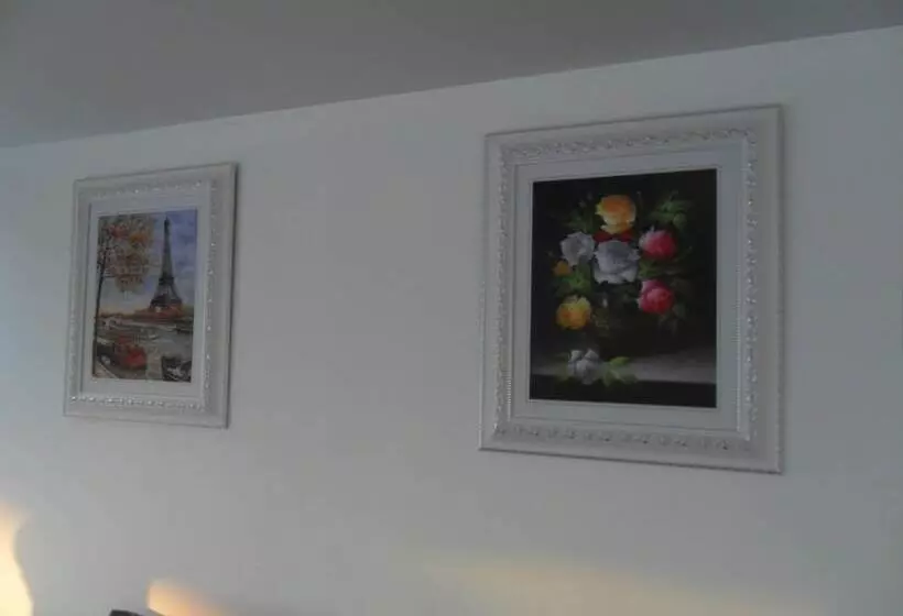 בית מלון כפרי Tikky Place