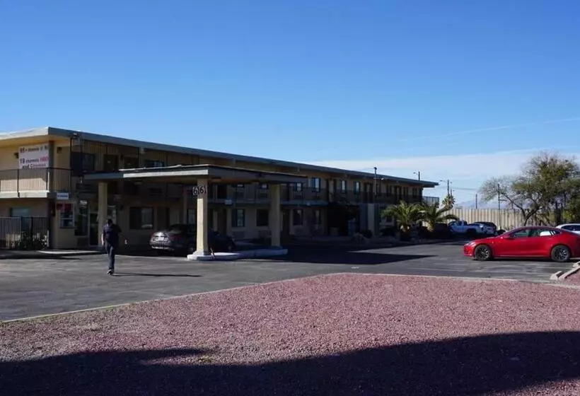 هتل Travel Inn Tucson