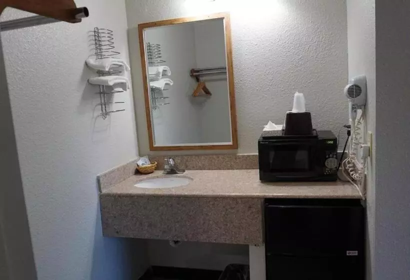 هتل Travel Inn Tucson
