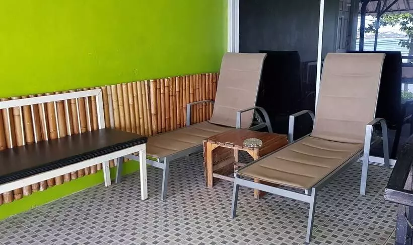 בית מלון כפרי Zone6 Coworking Beach Apartment