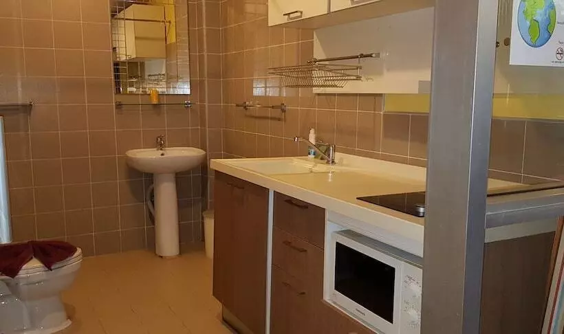 בית מלון כפרי Zone6 Coworking Beach Apartment