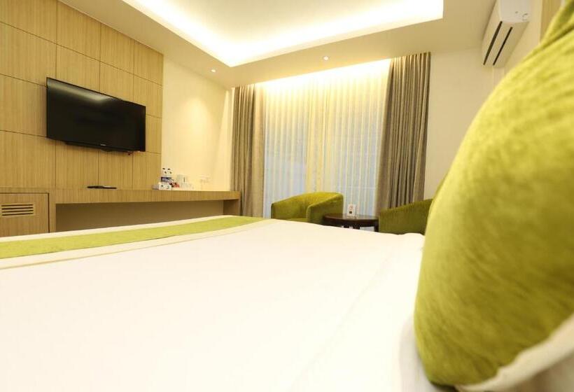 Hotel Bhotekoshi Heli Resort