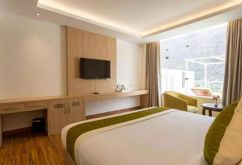 هتل Bhotekoshi Heli Resort