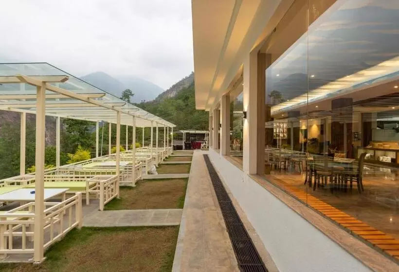 هتل Bhotekoshi Heli Resort