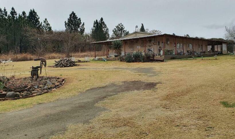 酒店 Drakensberg Bush Lodge And Backpackers