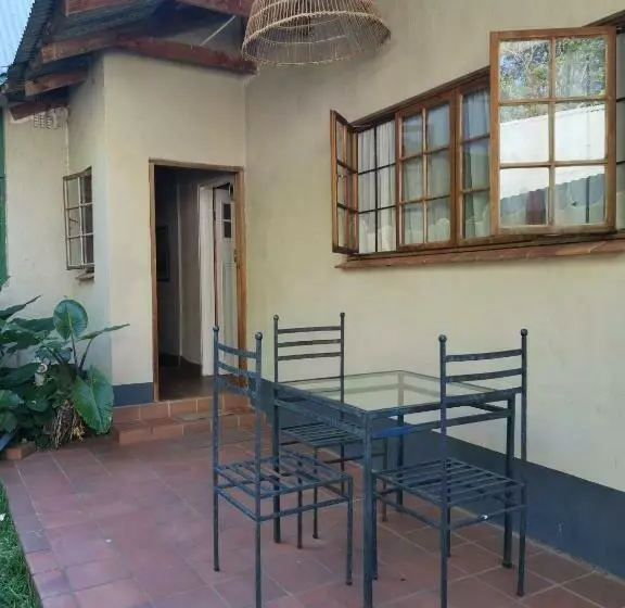 ホテル Drakensberg Bush Lodge And Backpackers