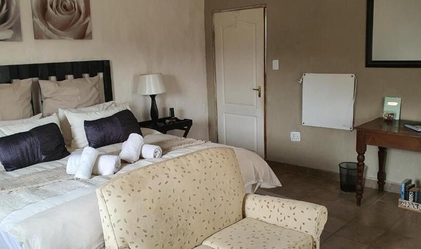 酒店 Drakensberg Bush Lodge And Backpackers