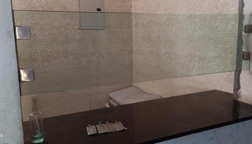 Отель Spot On 88676 Prominent