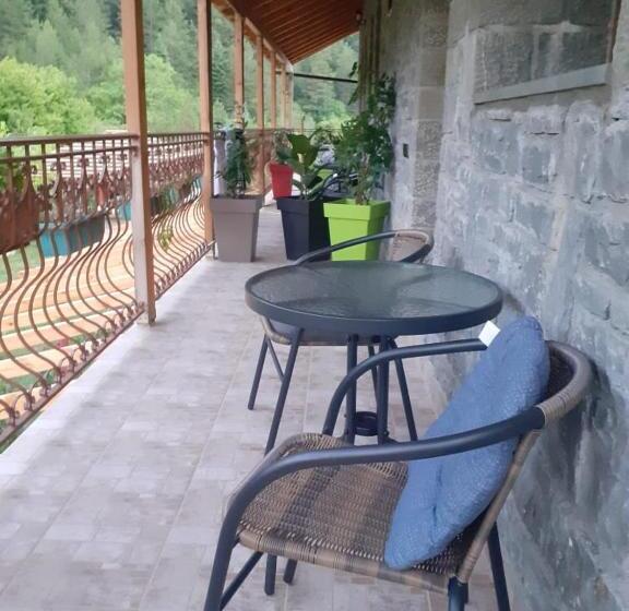 بنسيون Bujtina Vila Dodo