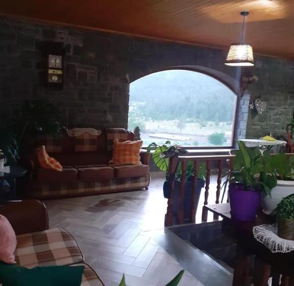 بنسيون Bujtina Vila Dodo