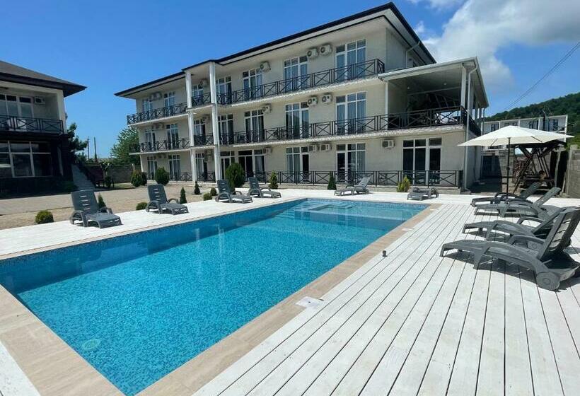 هاستل бугенвиллея