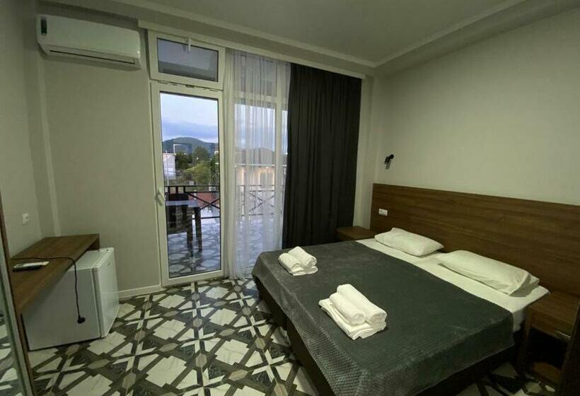 هاستل бугенвиллея