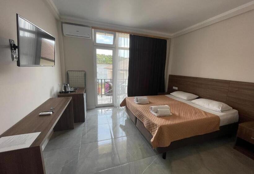 هاستل бугенвиллея