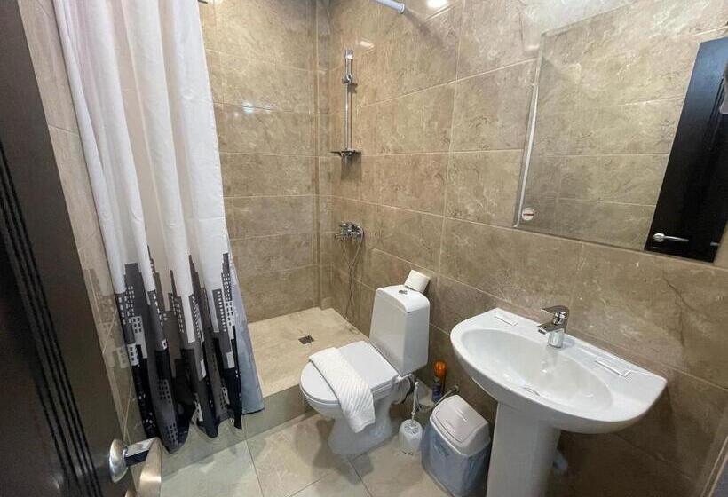 هاستل бугенвиллея